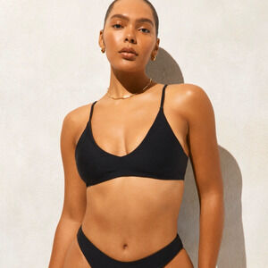 J.Crew Classic Sculpt Lana Bikini Top WMN S Black V-Neck Removable Pads Swimwear